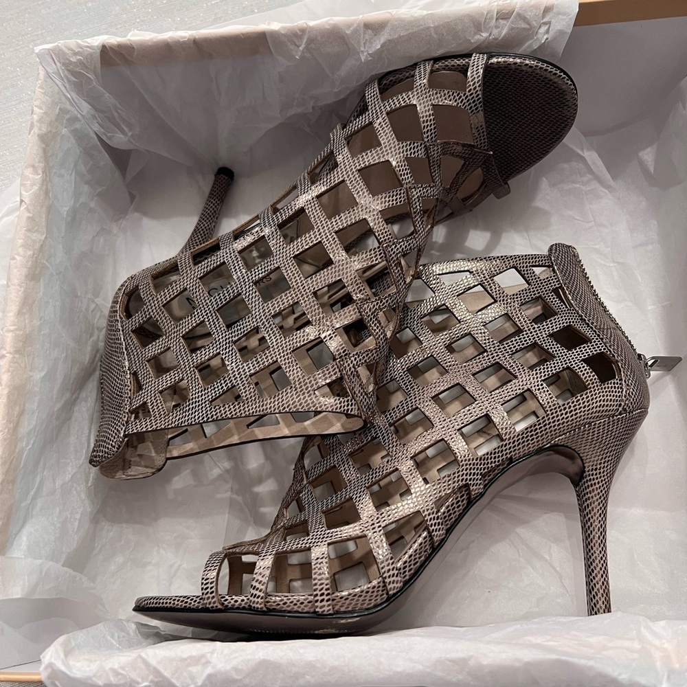 Michael Kors Aiden Open Toe Sandals - Picture 3 of 8